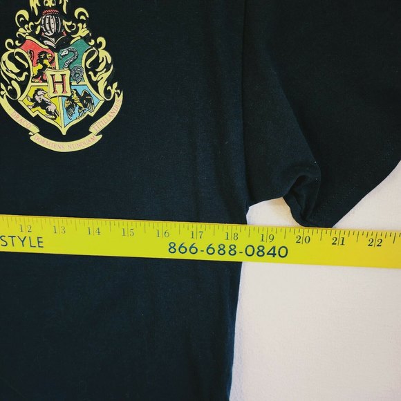 WB Wizarding World Harry Potter Gryffindor Triwizard Tournament T-Shirt Men Sz M - Picture 8 of 10